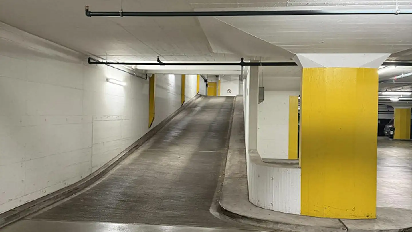 Place de parking souterraine à louer - Gartenstrasse 26, 8002 Zürich - Photo 2