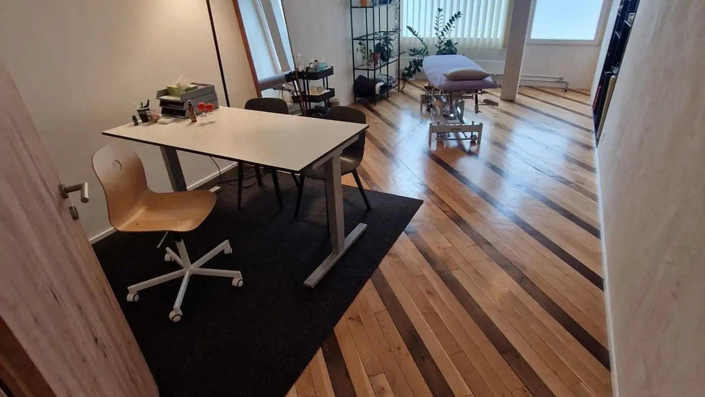 Commercial for rent - Via Uletsch 8, 7031 Laax GR