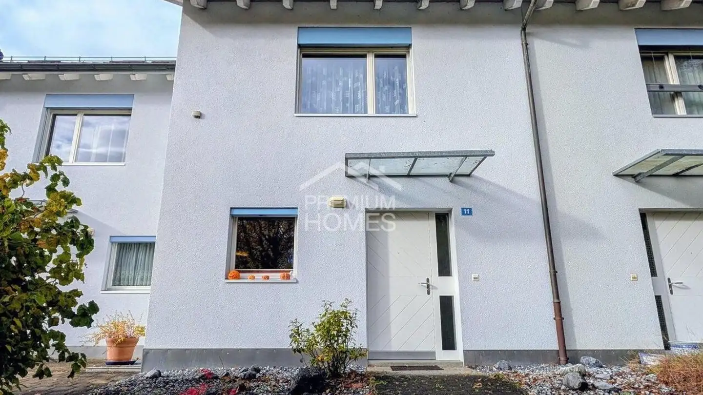 Row house for sale - 8902 Urdorf