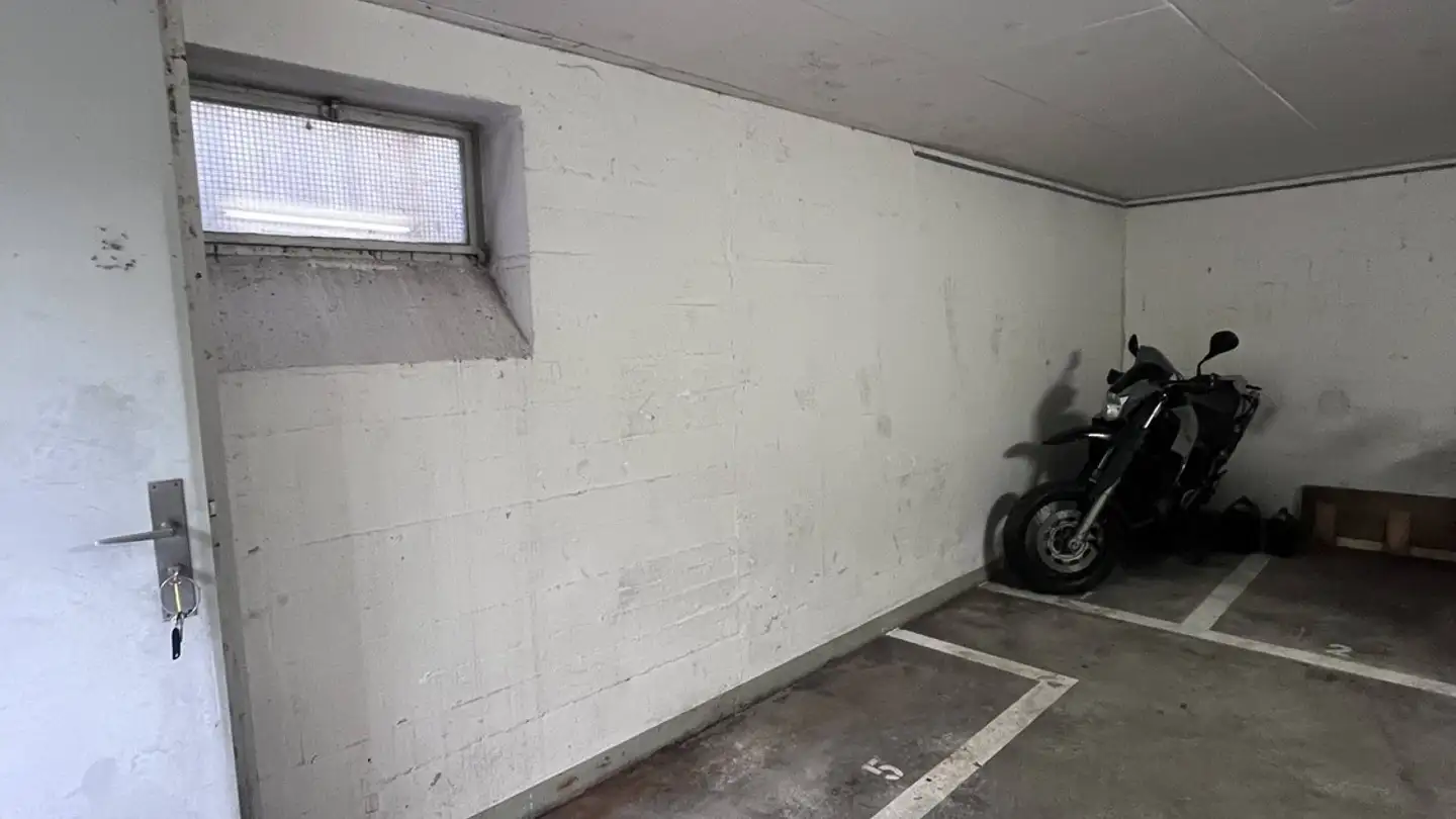 Outdoor parking space for rent - Köschenrütistrasse 69, 8052 Zürich