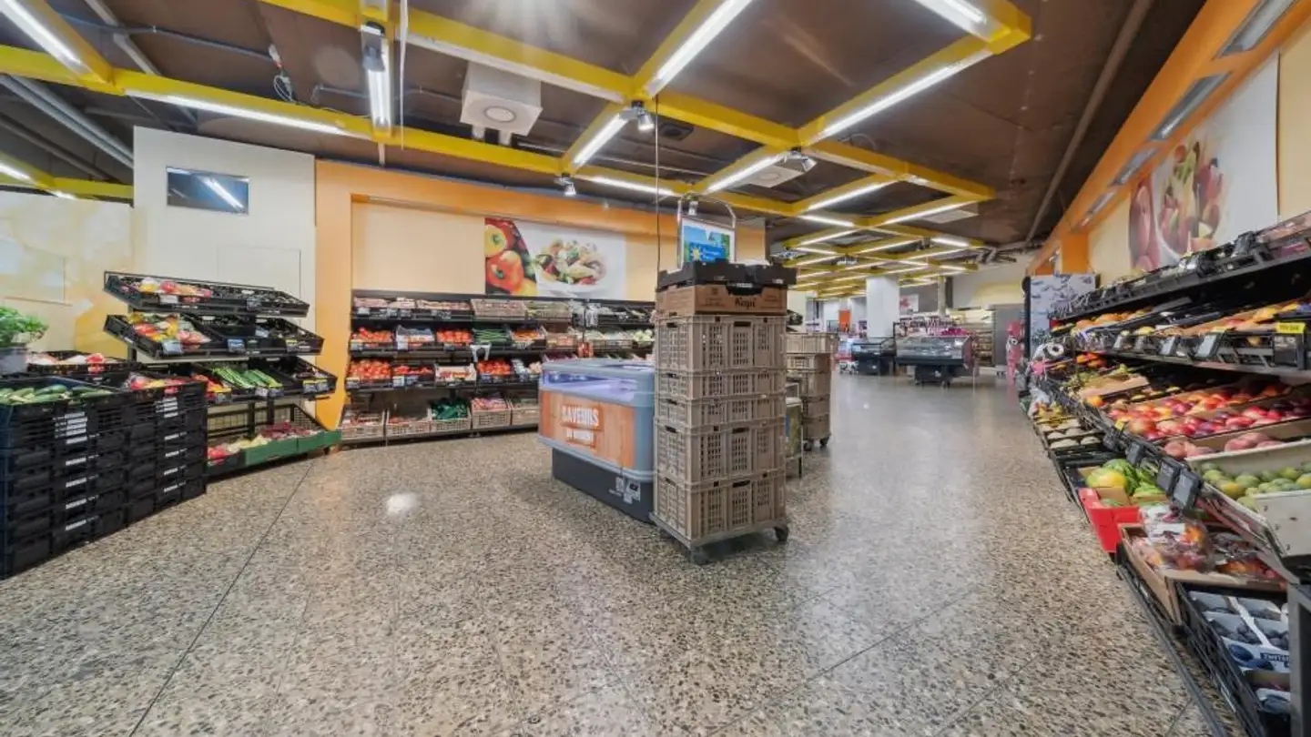 Magasin à louer - Rue Baptiste-Savoye 62, 2610 St-Imier - Photo 2