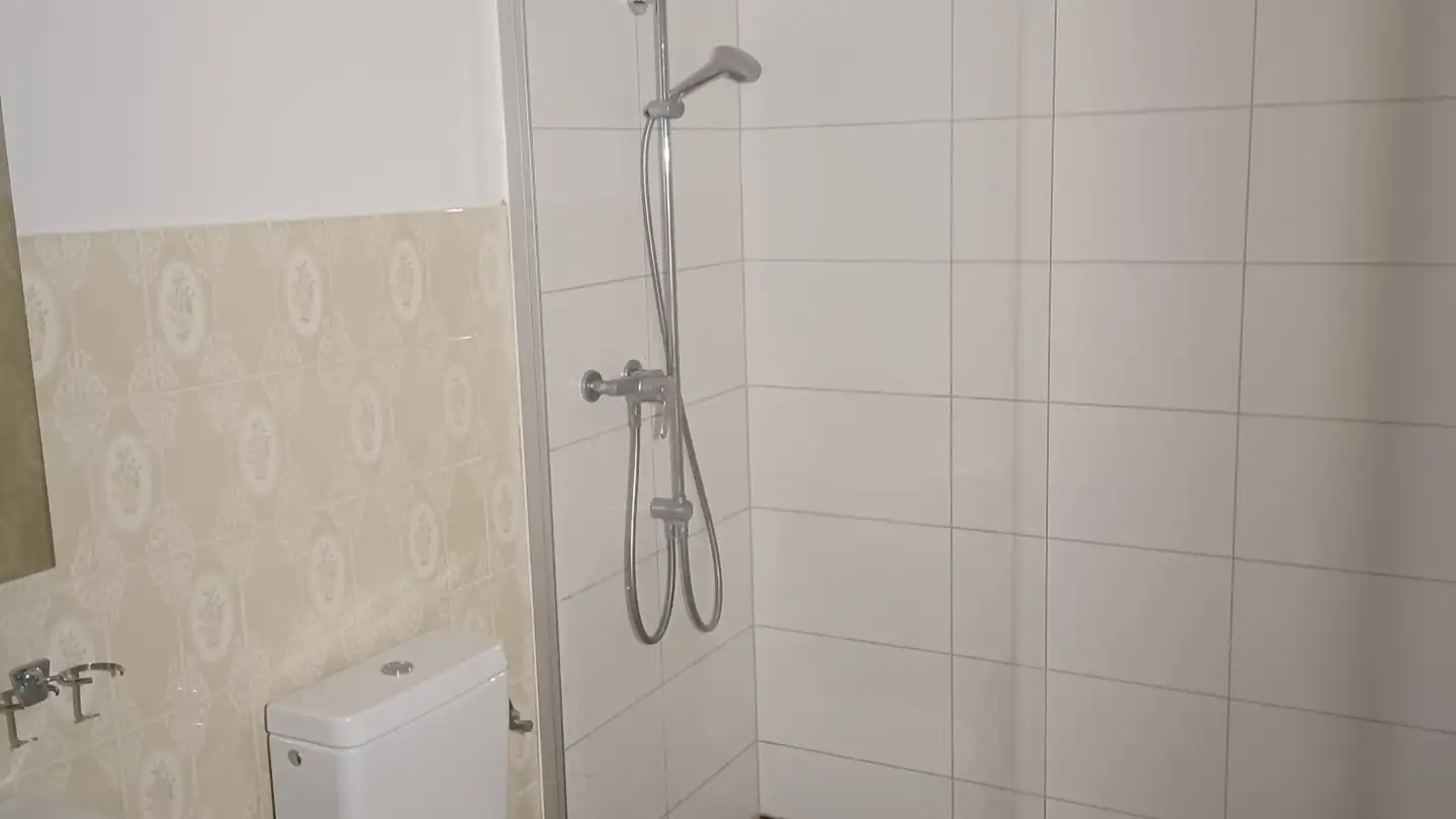 Appartamento in affitto - Route De Salavaux 19, 1587 Constantine - Photo 2