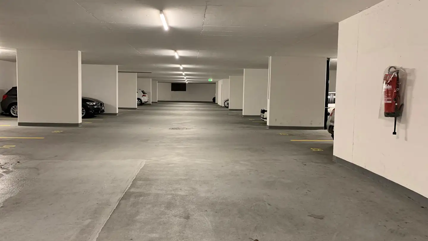 Place de parking souterraine à louer - Waldweg 2, 5313 Klingnau