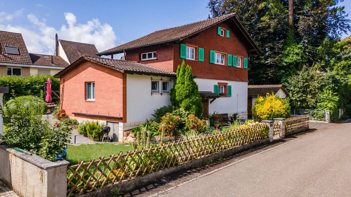 Single house for rent - 4153 Reinach BL