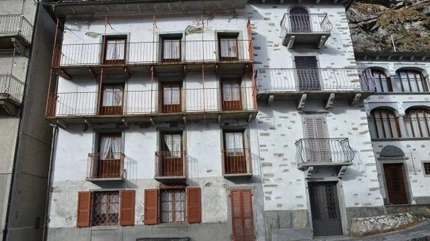 Maison en terrasse à vendre - 6663 Comologno
