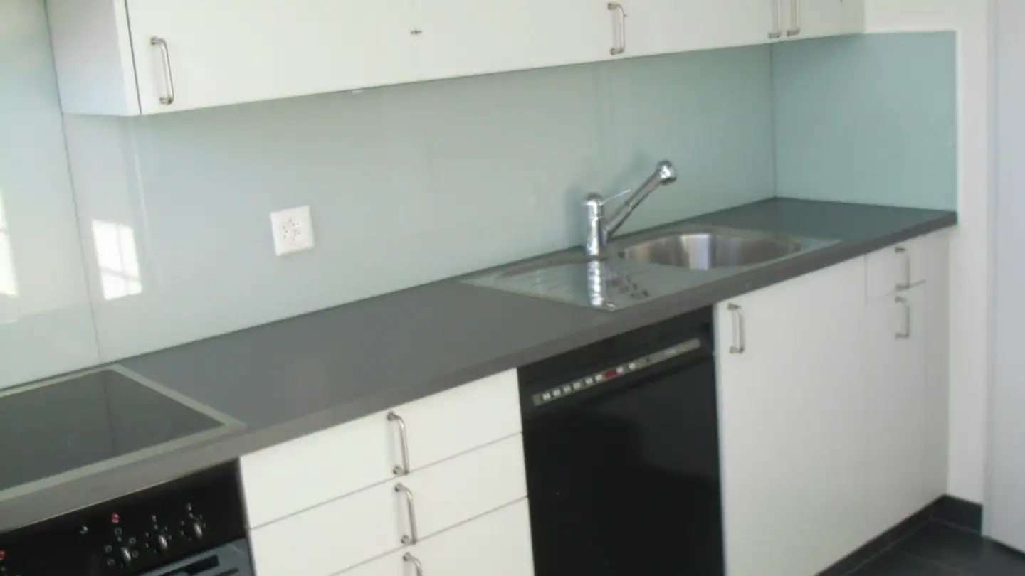 Wohnung mieten - Dorfstrasse 5, 8605 Gutenswil - Foto 2