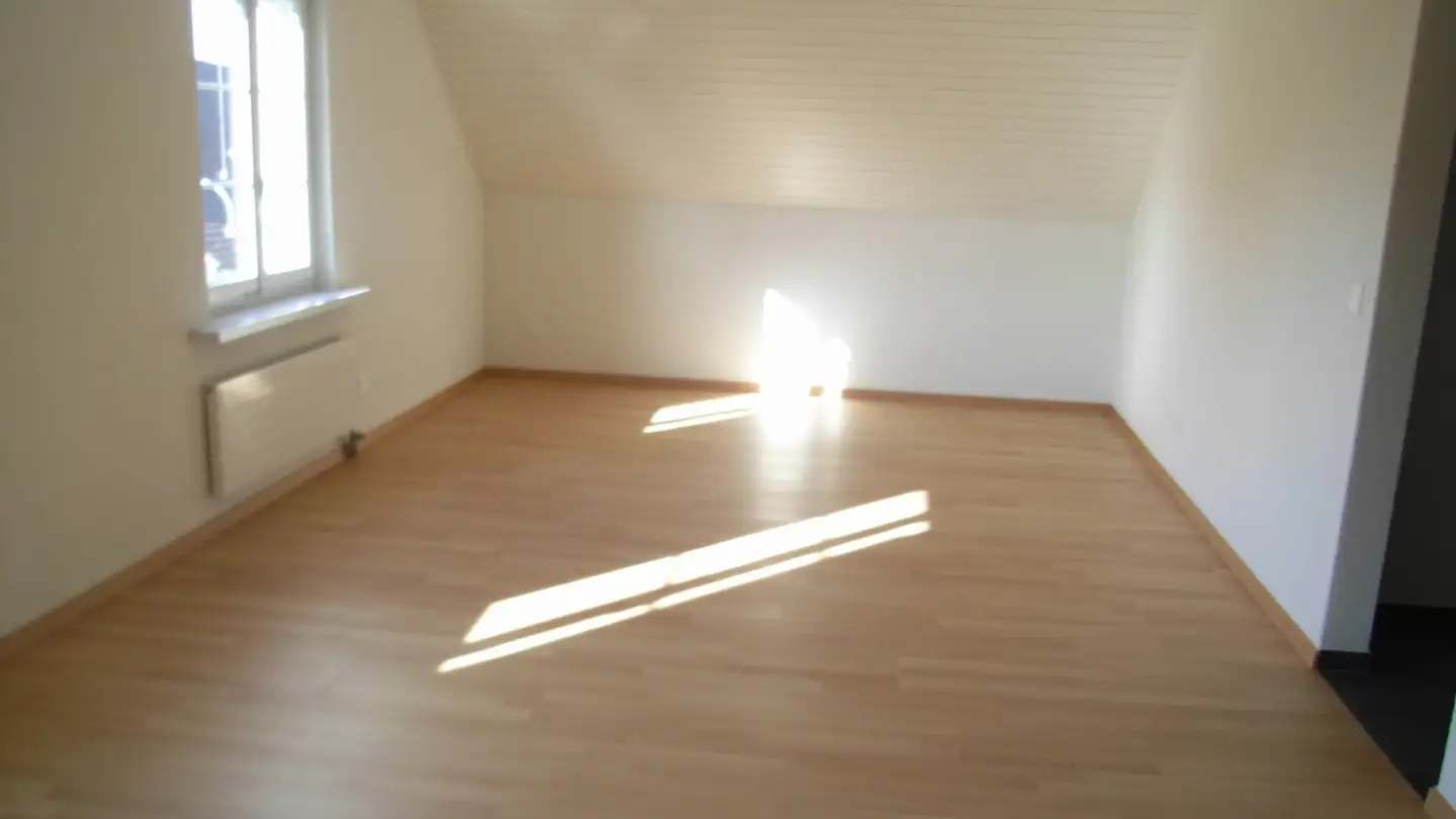 Wohnung mieten - Dorfstrasse 5, 8605 Gutenswil - Foto 4