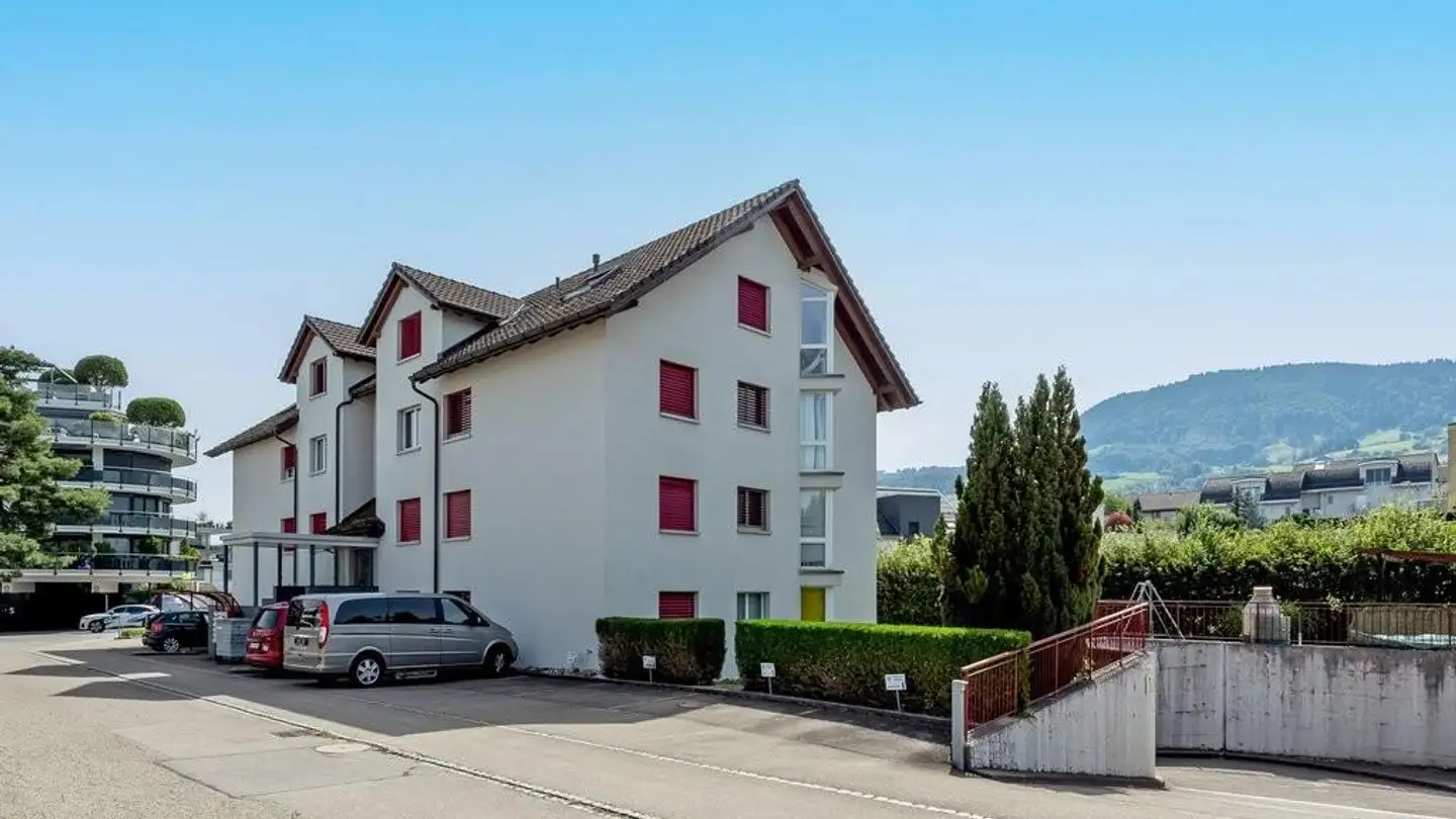 Parkplatz im Freien mieten - Postwäldli 1, 8807 Freienbach