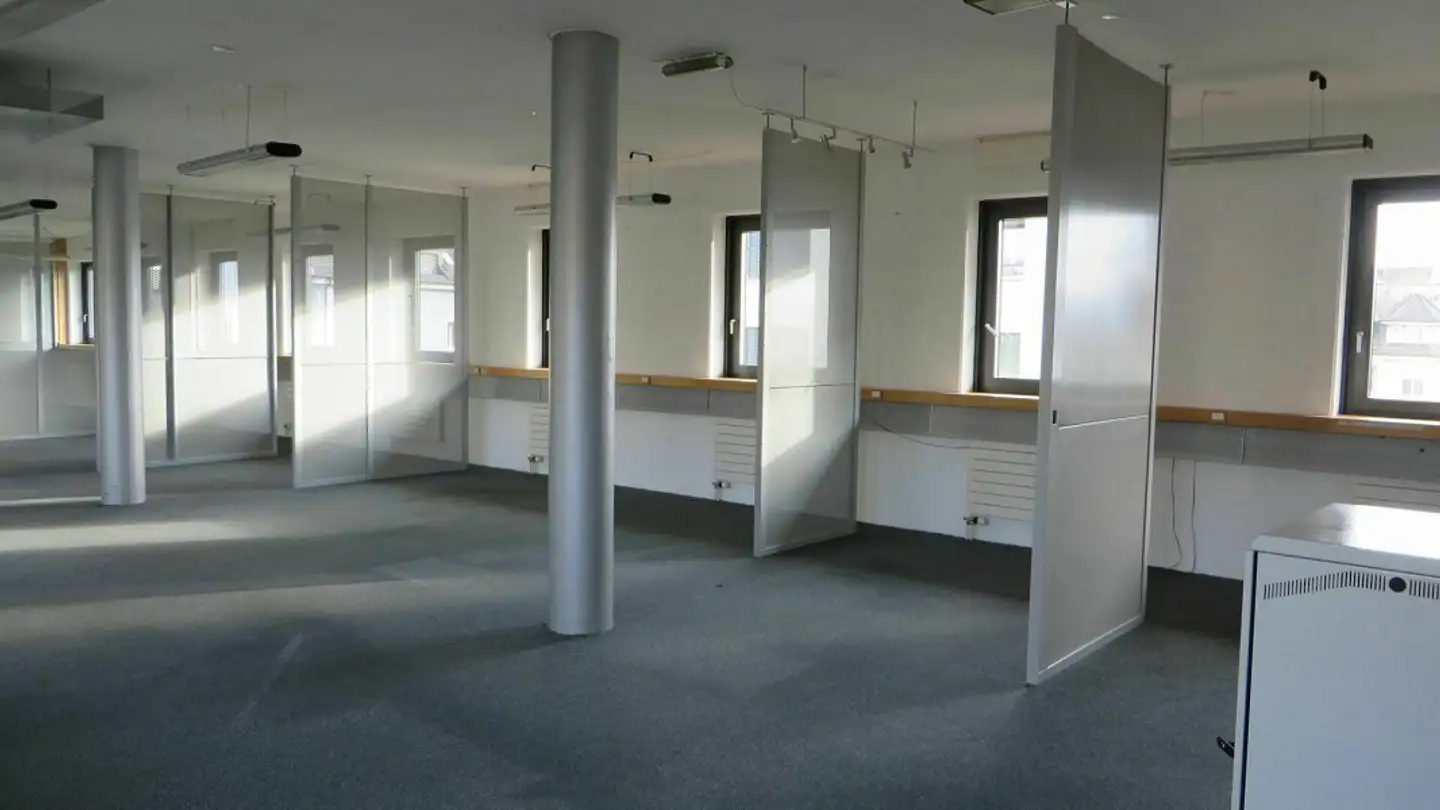 Arztpraxis mieten - Bahnhofstrasse 11, 8630 Rüti ZH - Foto 2