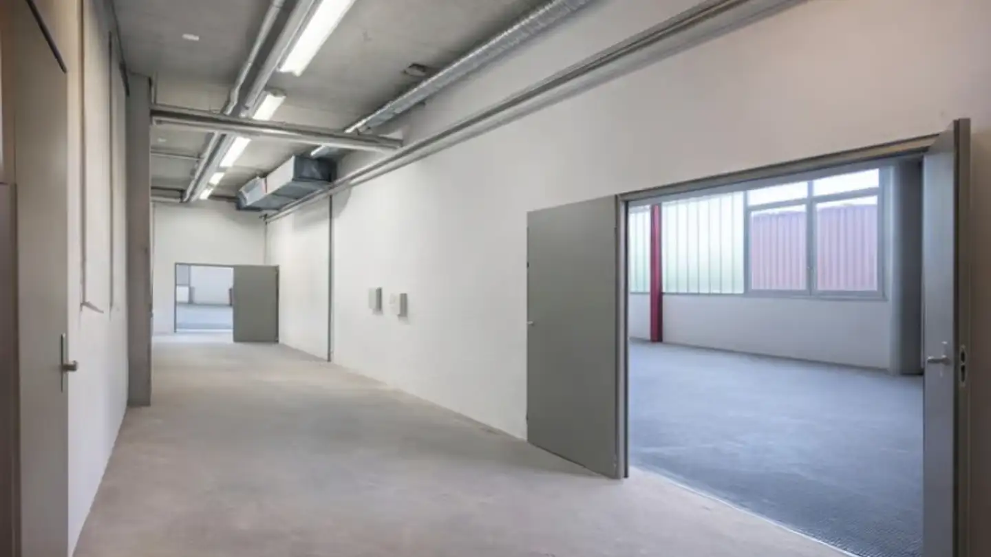 Immeuble industriel à louer - Schlosserstrasse 4, 8180 Bülach