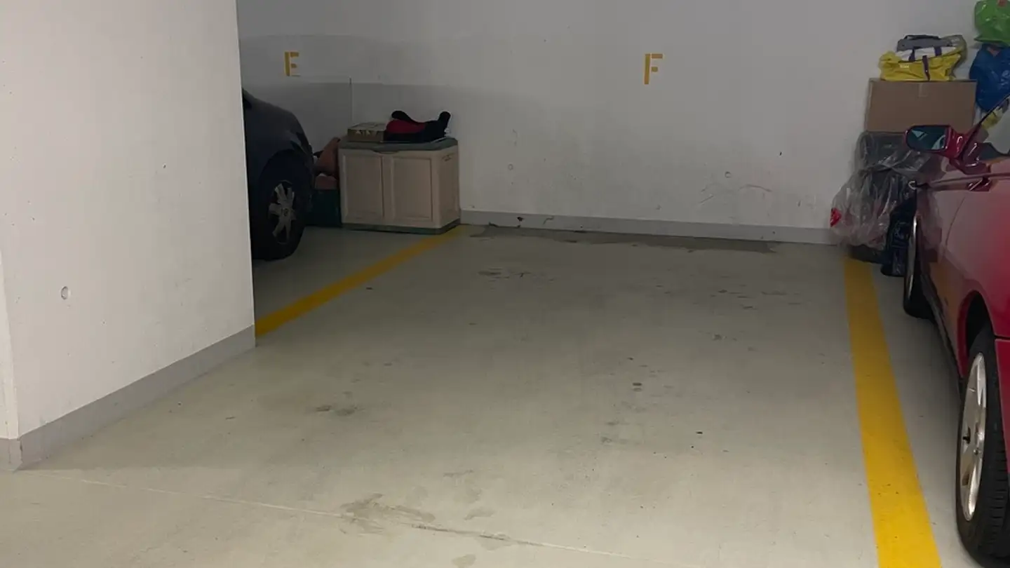 Überdachter Parkplatz mieten - Via Cadogno 1, 6648 Minusio
