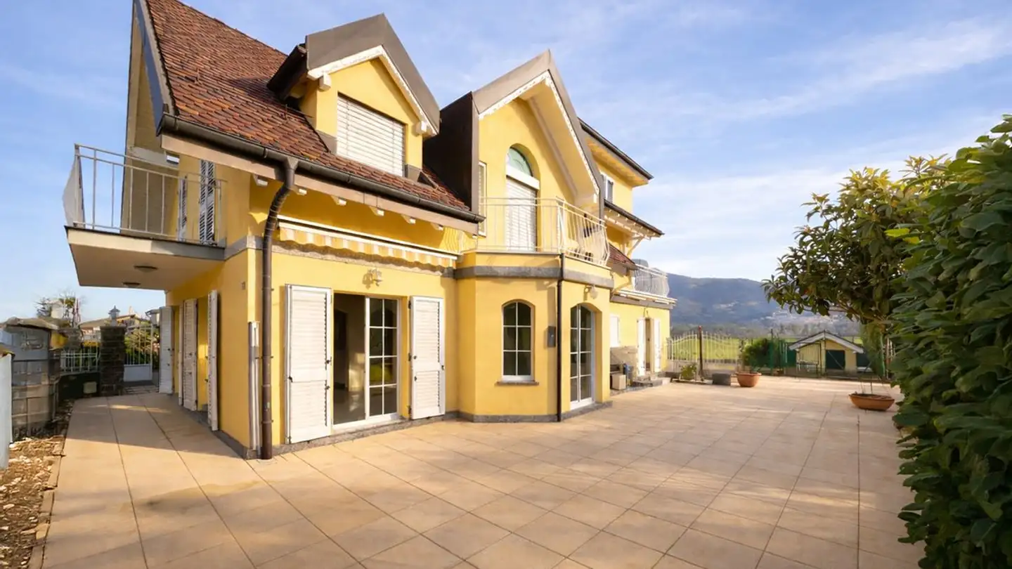 Row house for rent - 1868 Collombey