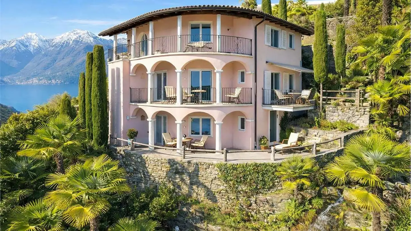 Villa à vendre - 6648 Minusio