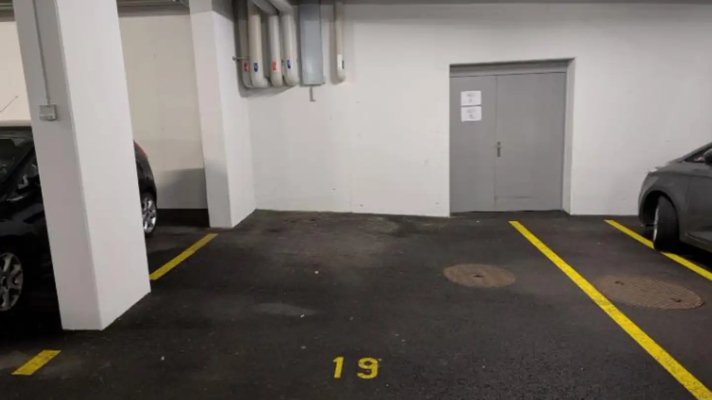 Tiefgaragenstellplatz mieten - Unter Sidhalden 14, 6010 Kriens