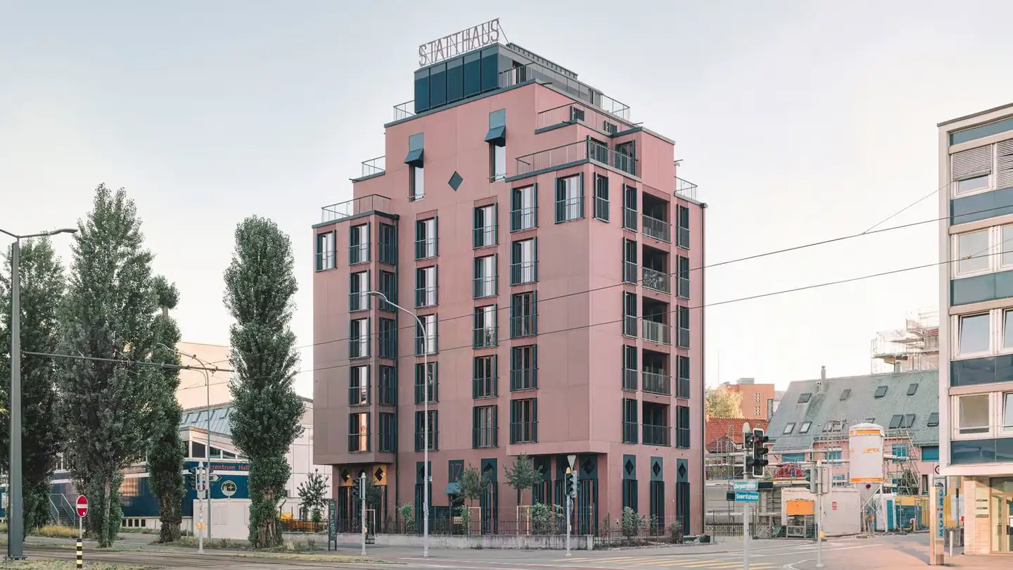 Mixed-use building for rent - Thurgauerstrasse 17, 8050 Zürich