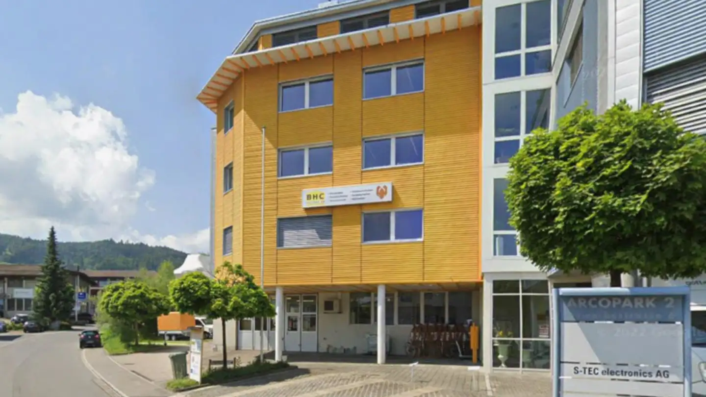 Commercial à louer - Gewerbestrasse 6, 6314 Unterägeri