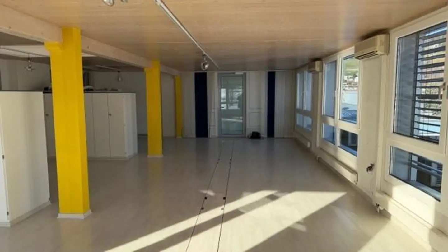 Commercial à louer - Gewerbestrasse 6, 6314 Unterägeri - Photo 3