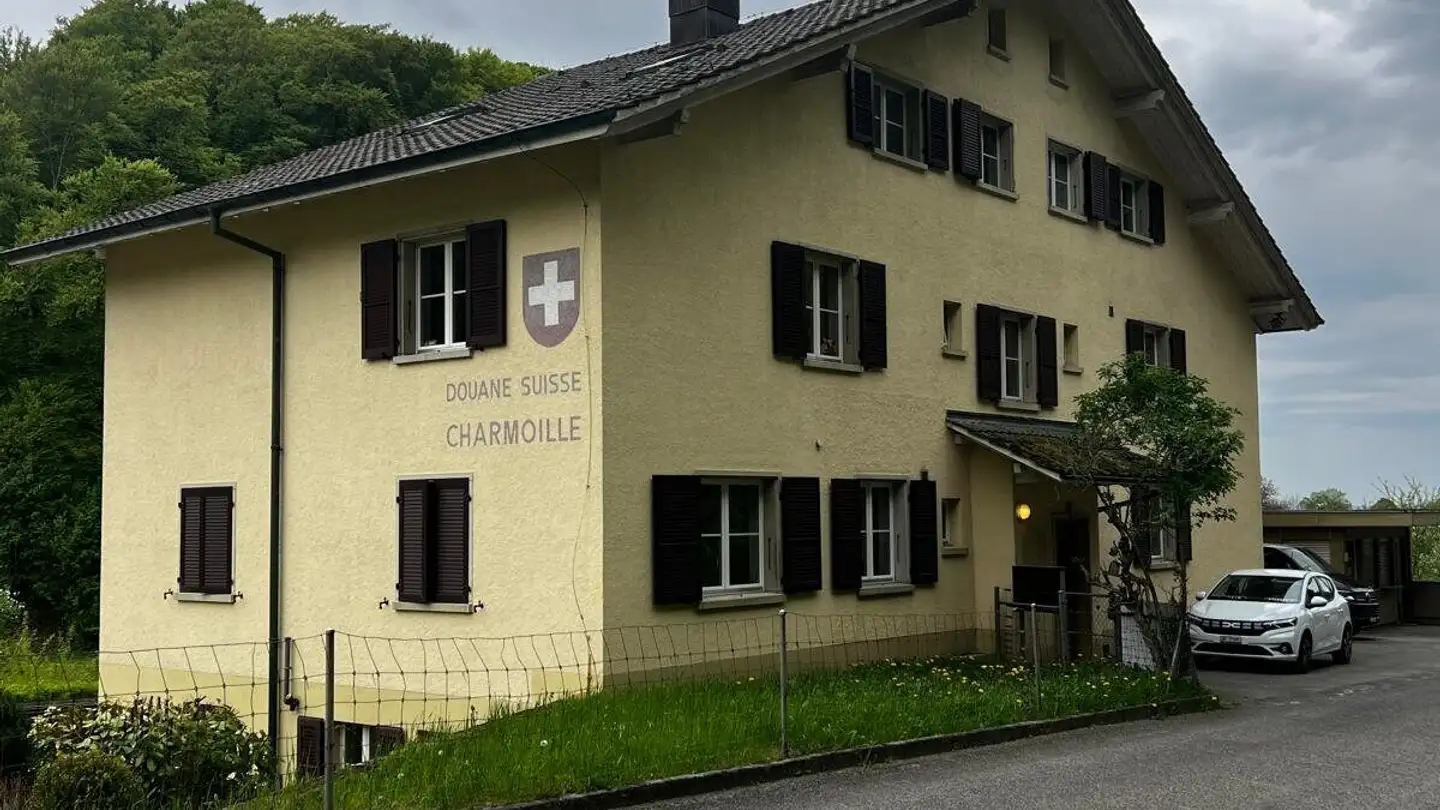 Mischgenutztes Gebäude kaufen - 2947 Charmoille