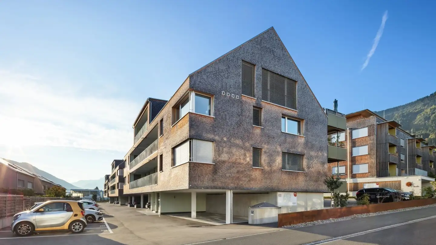 Place de parking extérieure à louer - Obere Allmeind 2a, 8864 Reichenburg - Photo 3