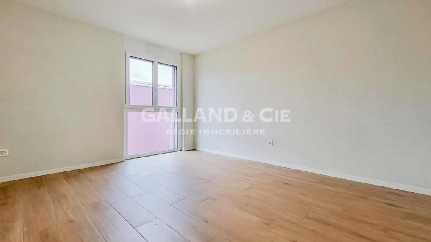 Apartment for rent - Impasse de la Fava, 1566 St-Aubin FR - Photo 4