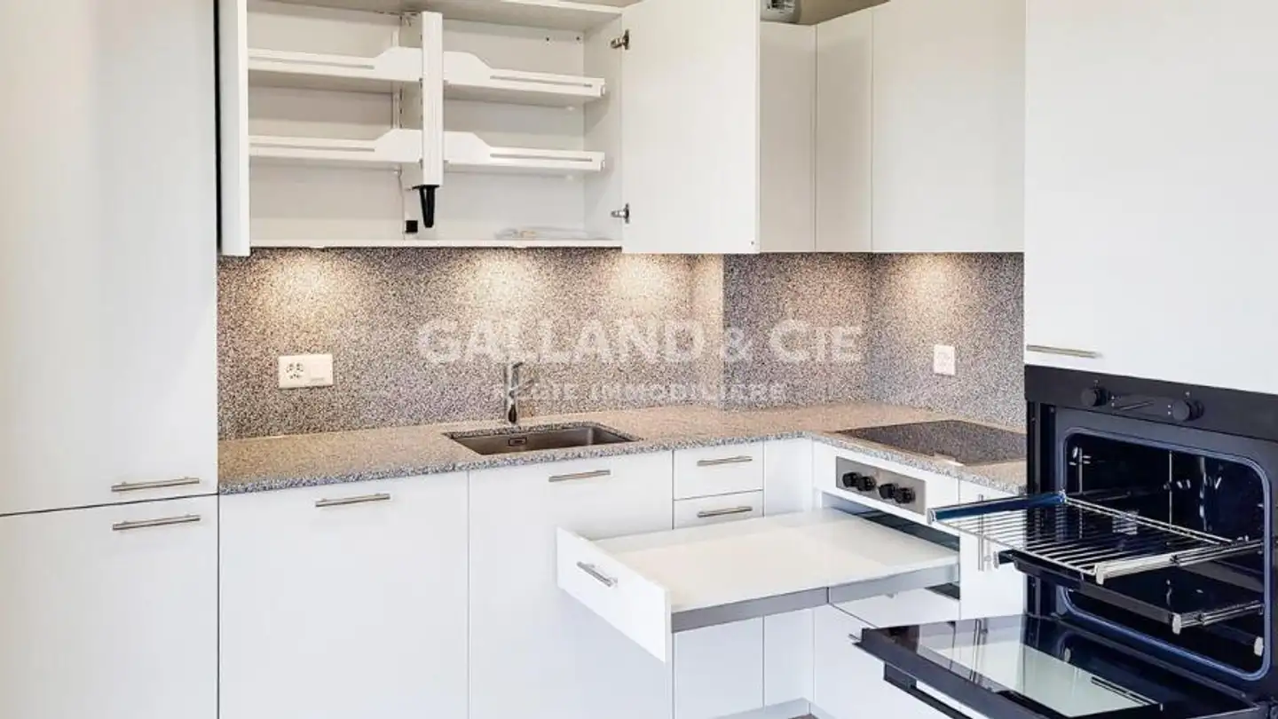 Apartment for rent - Impasse de la Fava, 1566 St-Aubin FR - Photo 2