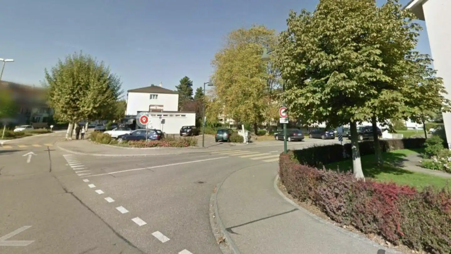 Parcheggio esterno in affitto - Neue Bahnhofstrasse 126, 4132 Muttenz