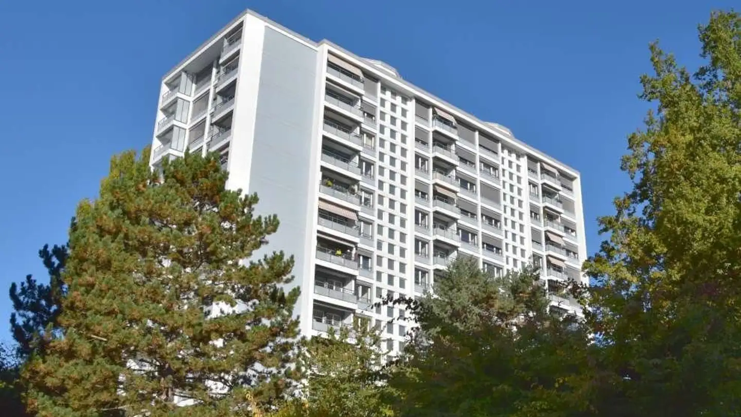 Outdoor parking space for rent - 1110 Morges