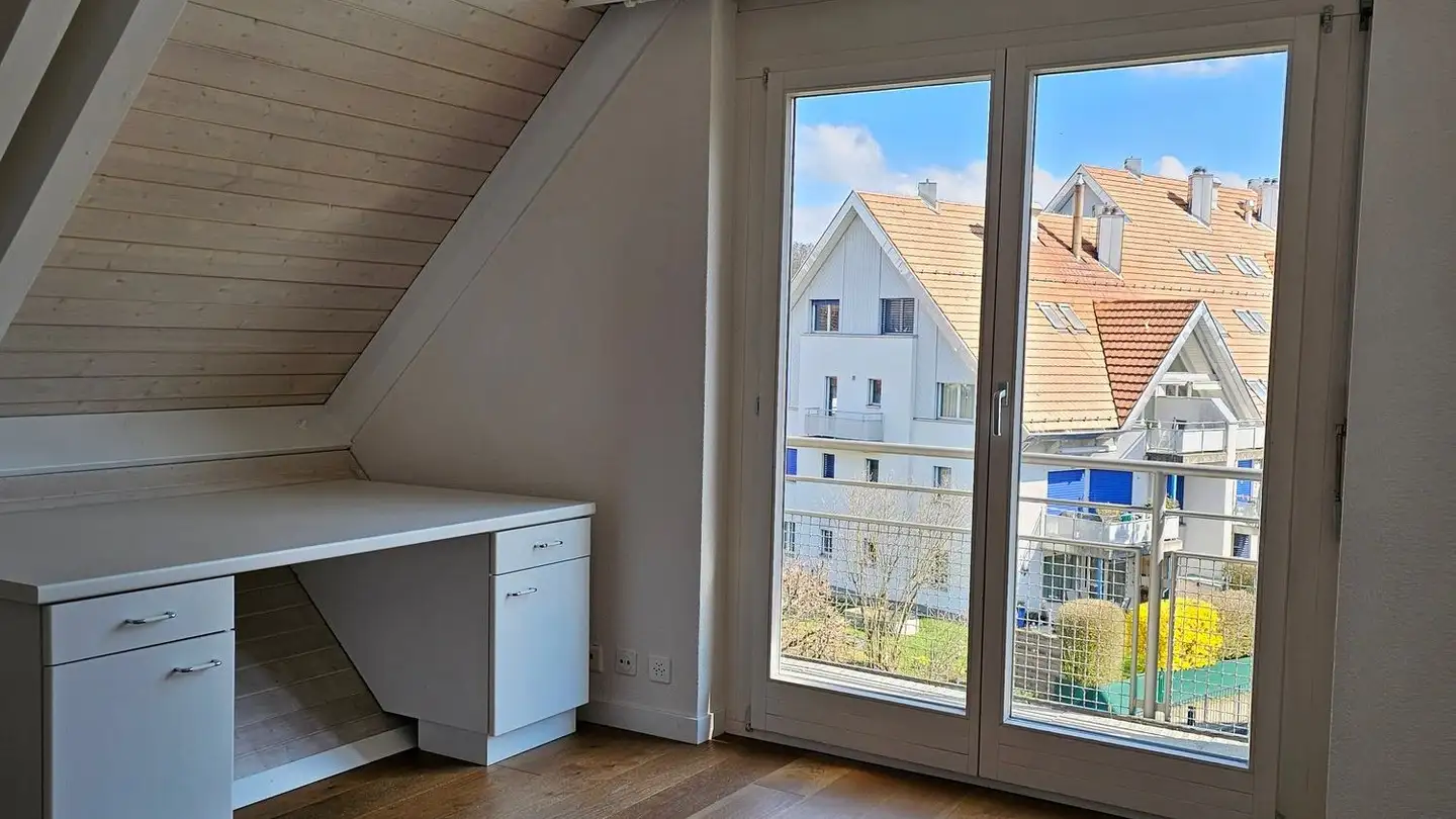 Attic flat for rent - Baugartenstrasse, 8634 Hombrechtikon - Photo 3