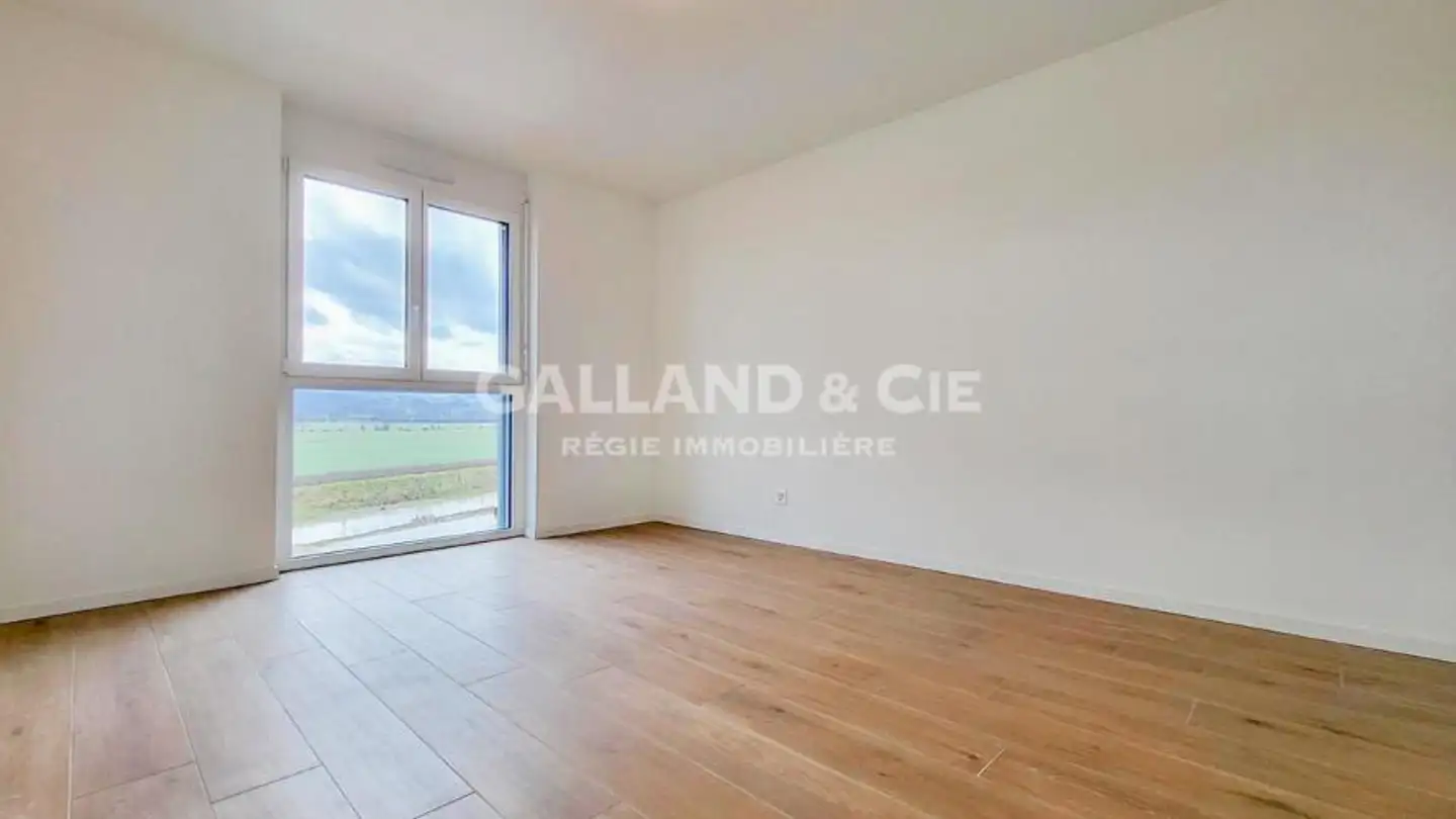Apartment for rent - Impasse de la Fava, 1566 St-Aubin FR - Photo 3
