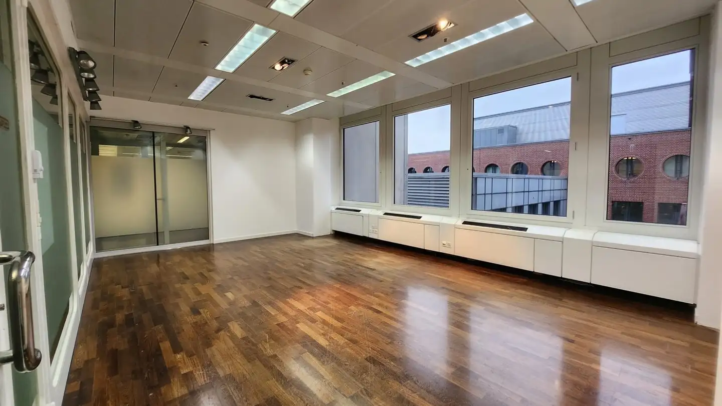 Commerciale in affitto - Thurgauerstrasse 117, 8152 Glattpark (Opfikon)