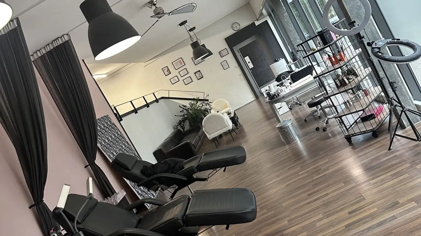 Commerciale in affitto - Anemonenstrasse 40c, 8047 Zürich