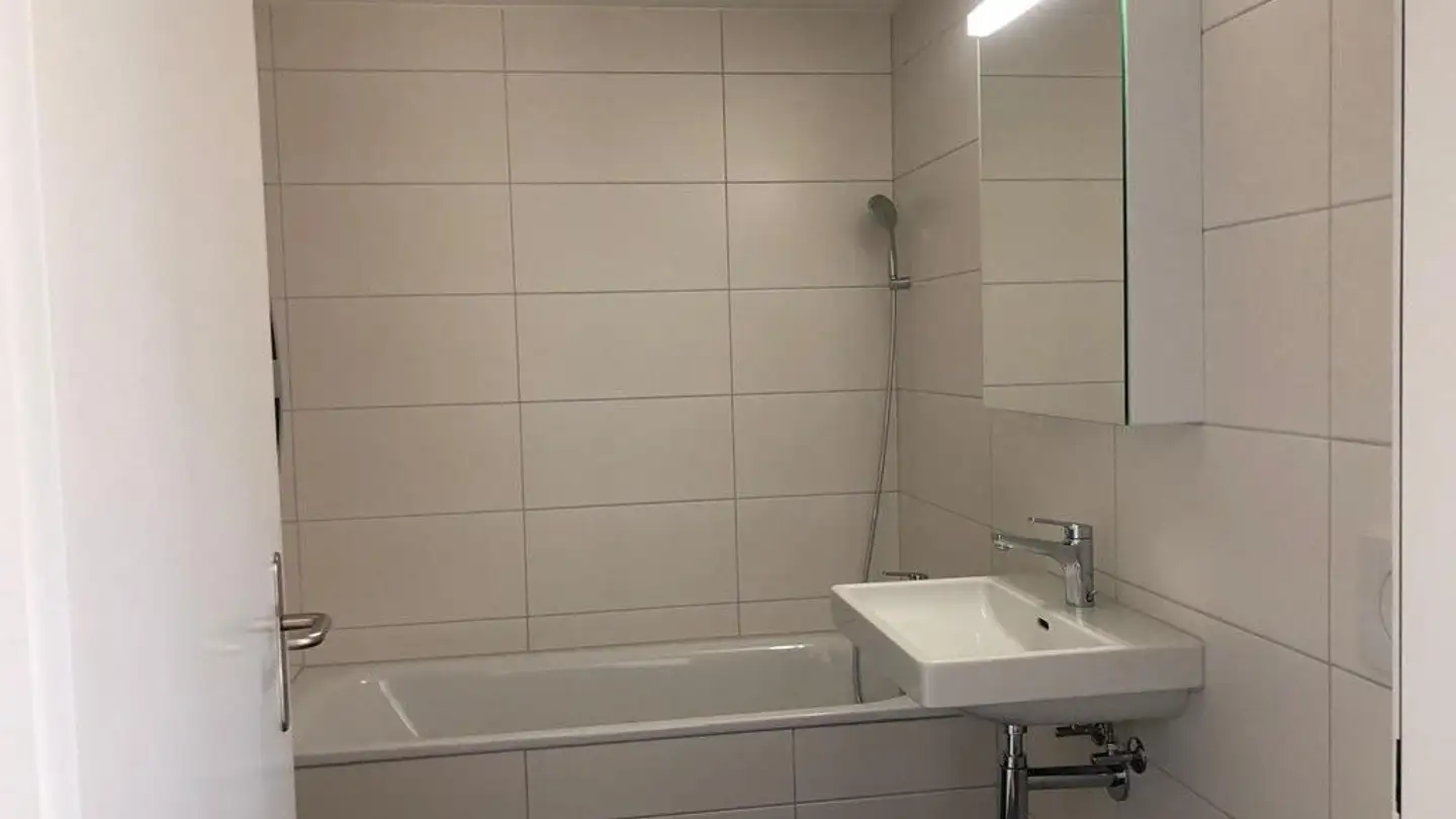 Apartment for rent - Rheinfallstrasse 9, 8212 Neuhausen am Rheinfall - Photo 2