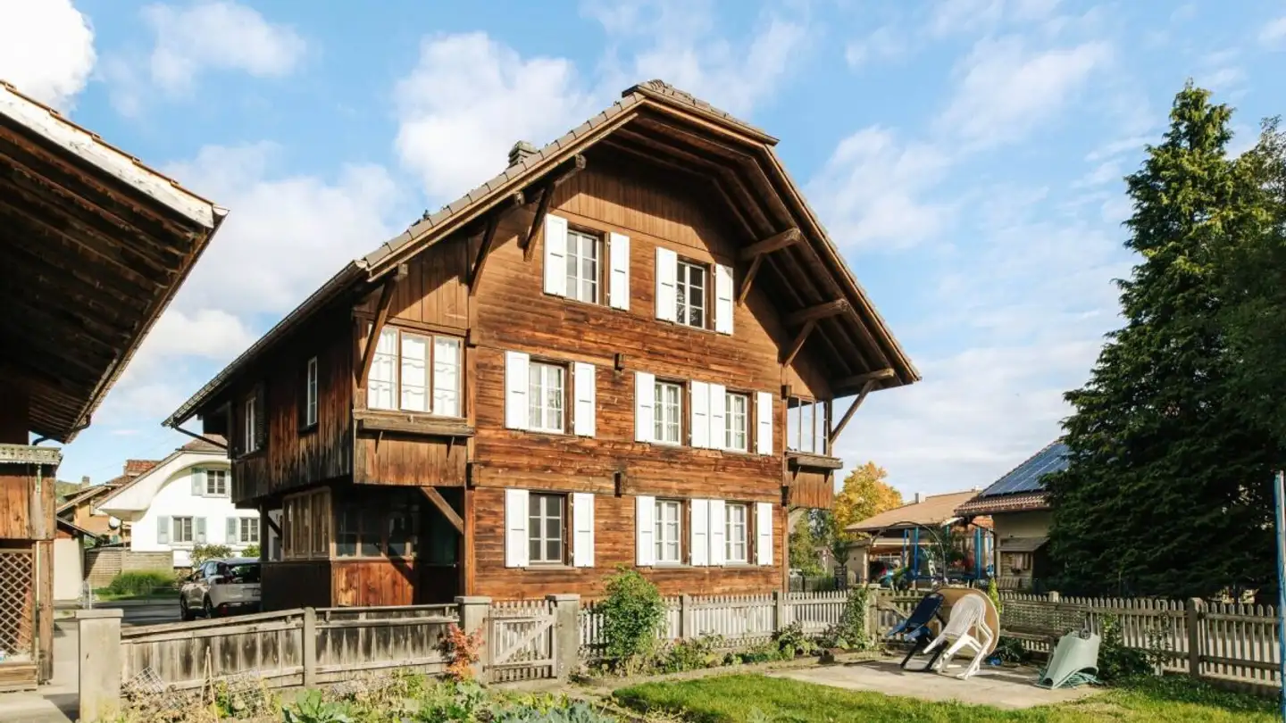 Mehrfamilienhaus kaufen - Allmend 30, 3647 Reutigen