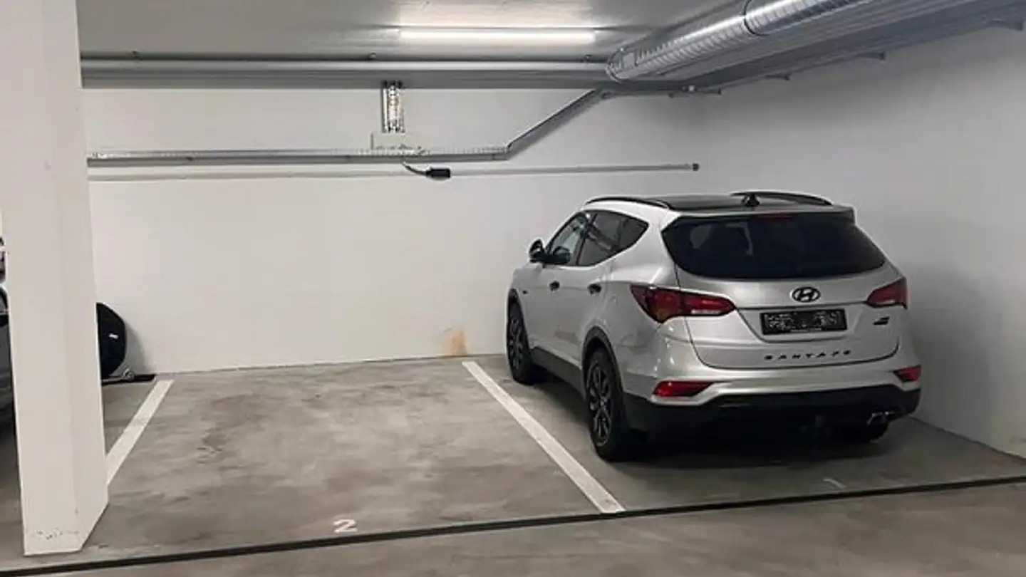 Place de parking souterraine à louer - Hauptstrasse 93, 4450 Sissach