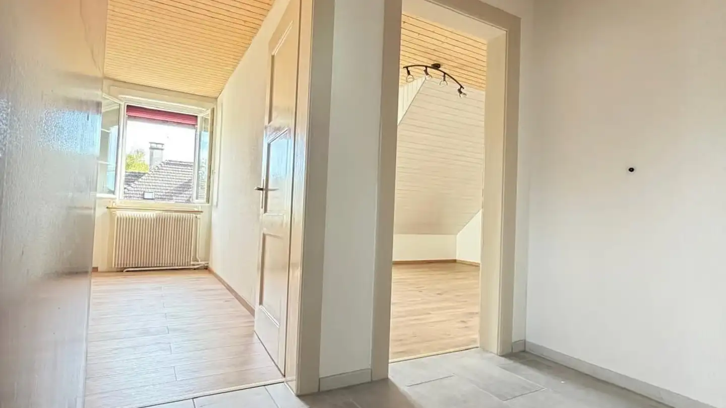 Dachgeschosswohnung mieten - Rue Des Hirondelles / Schwalbenstrasse 50, 2502 Biel/Bienne - Foto 2