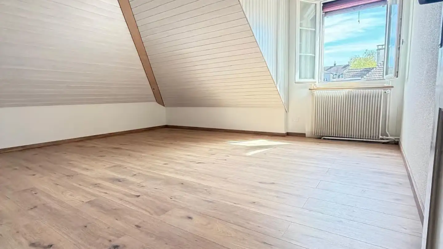 Dachgeschosswohnung mieten - Rue Des Hirondelles / Schwalbenstrasse 50, 2502 Biel/Bienne - Foto 3