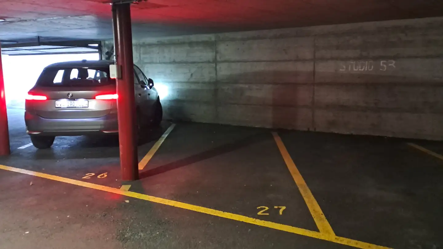 Underground parking space for rent - Avenue De La Gare 56, 1920 Martigny
