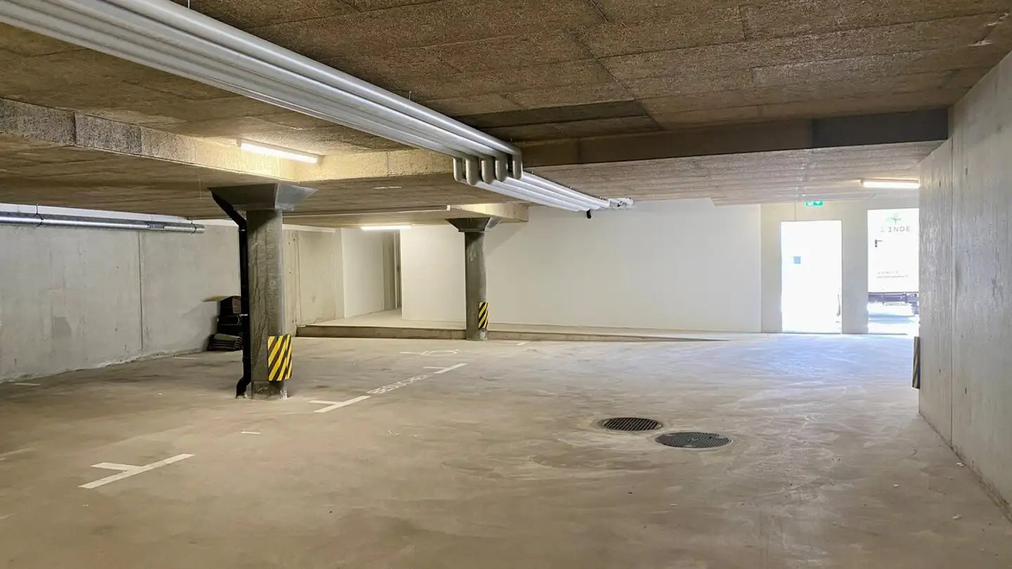 Indoor parking space for rent - Hauptstrasse 25, 4312 Magden - Photo 2