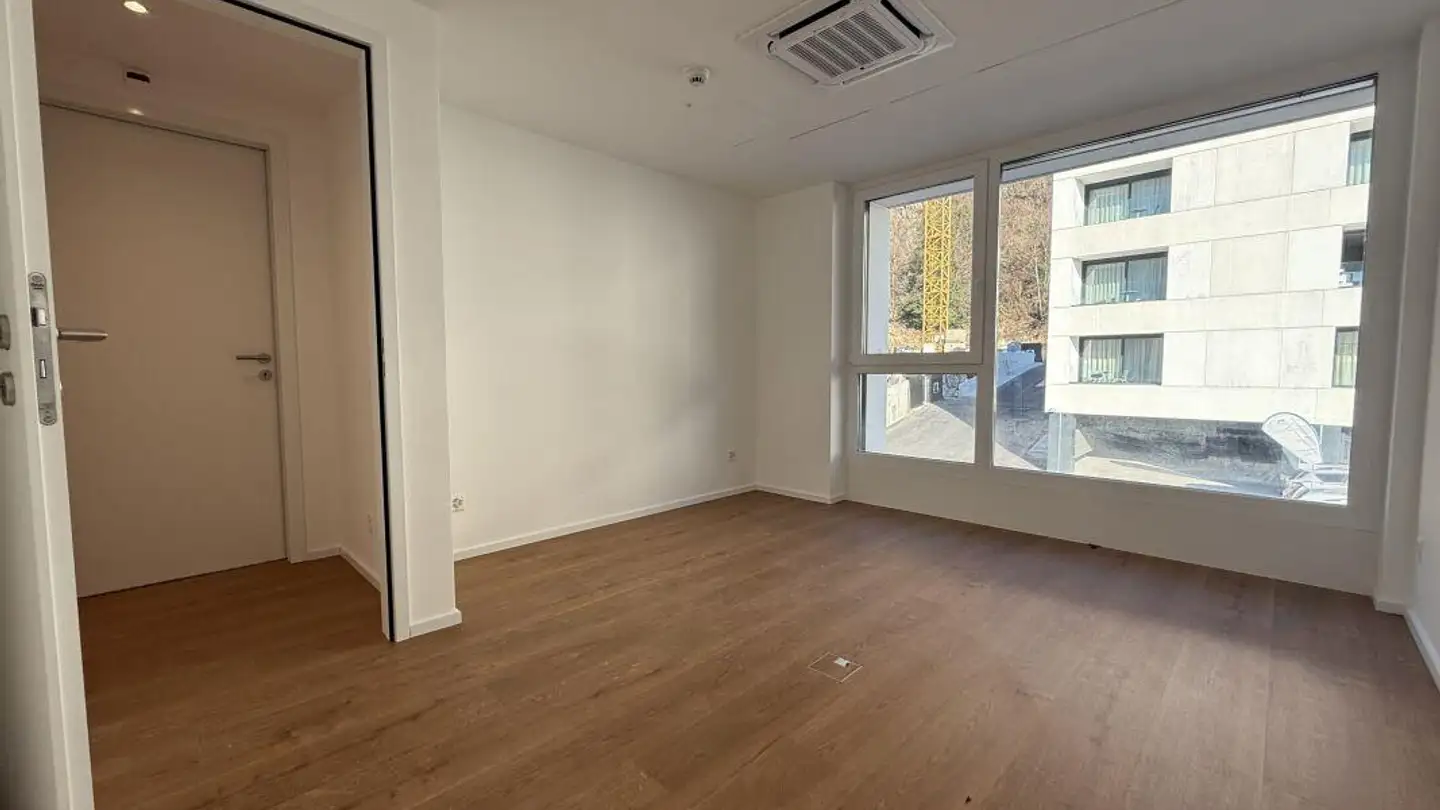 Commerciale in affitto - Via Stazione 24b, 6532 Castione