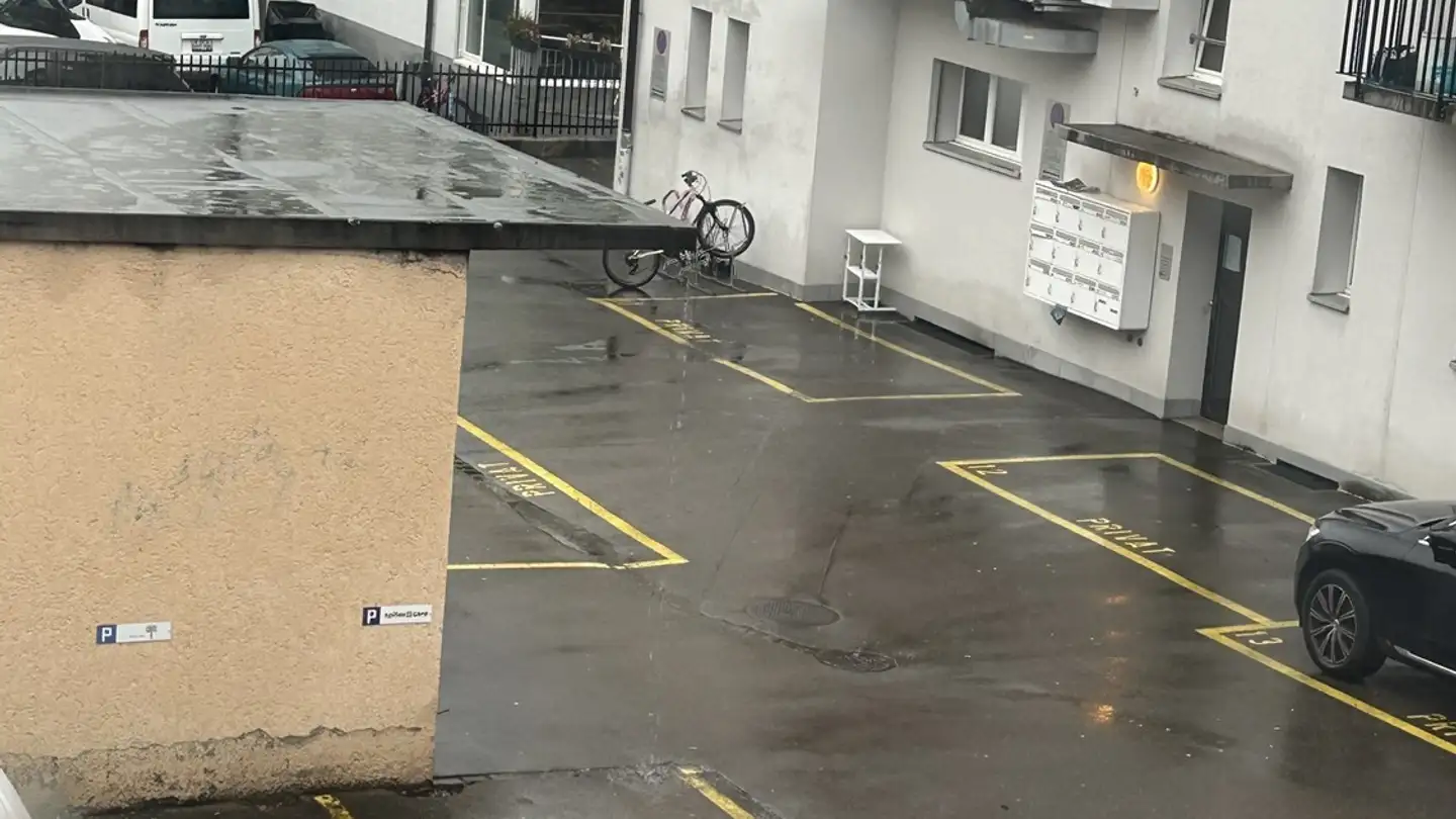 Parcheggio esterno in affitto - Seebacherstrasse 4, 8052 Zürich