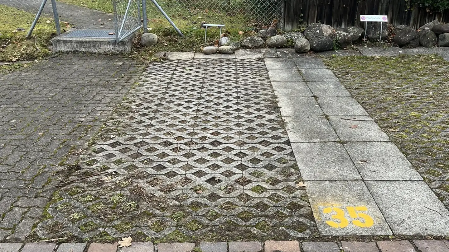 Parcheggio esterno in affitto - Landstrasse 30, 5436 Würenlos