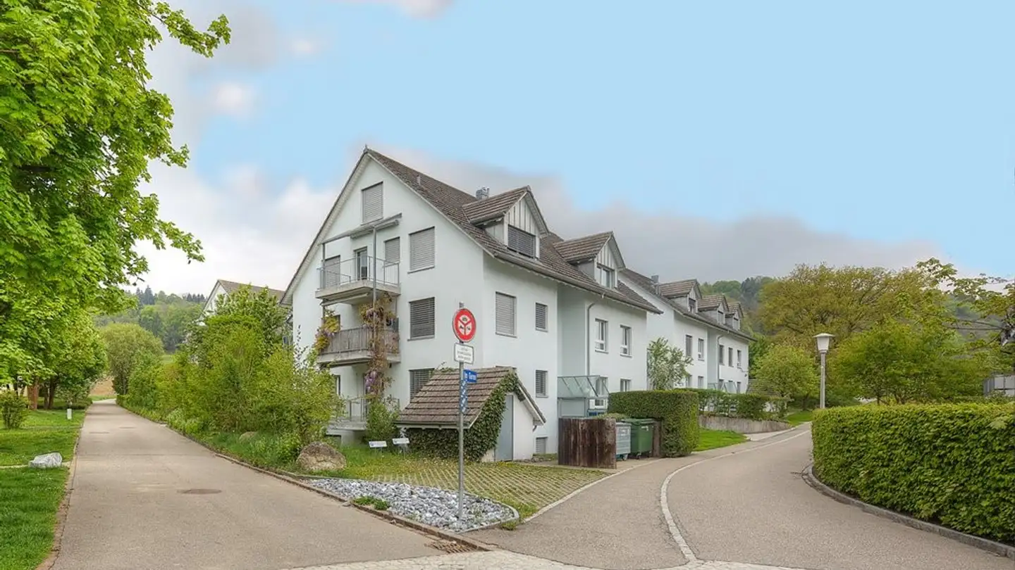 Indoor motorbike parking space for rent - Im Geren 1, 8902 Urdorf