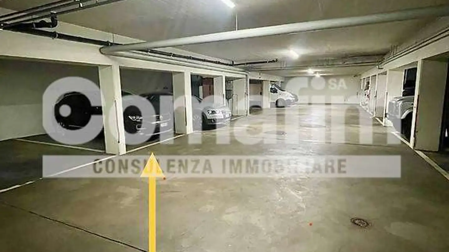 Place de parking extérieure à louer - 6900 Lugano