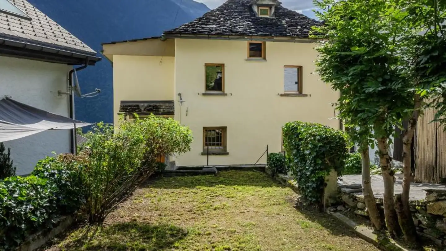 Einfamilienhaus kaufen - Via Lepontica, 6716 Leontica
