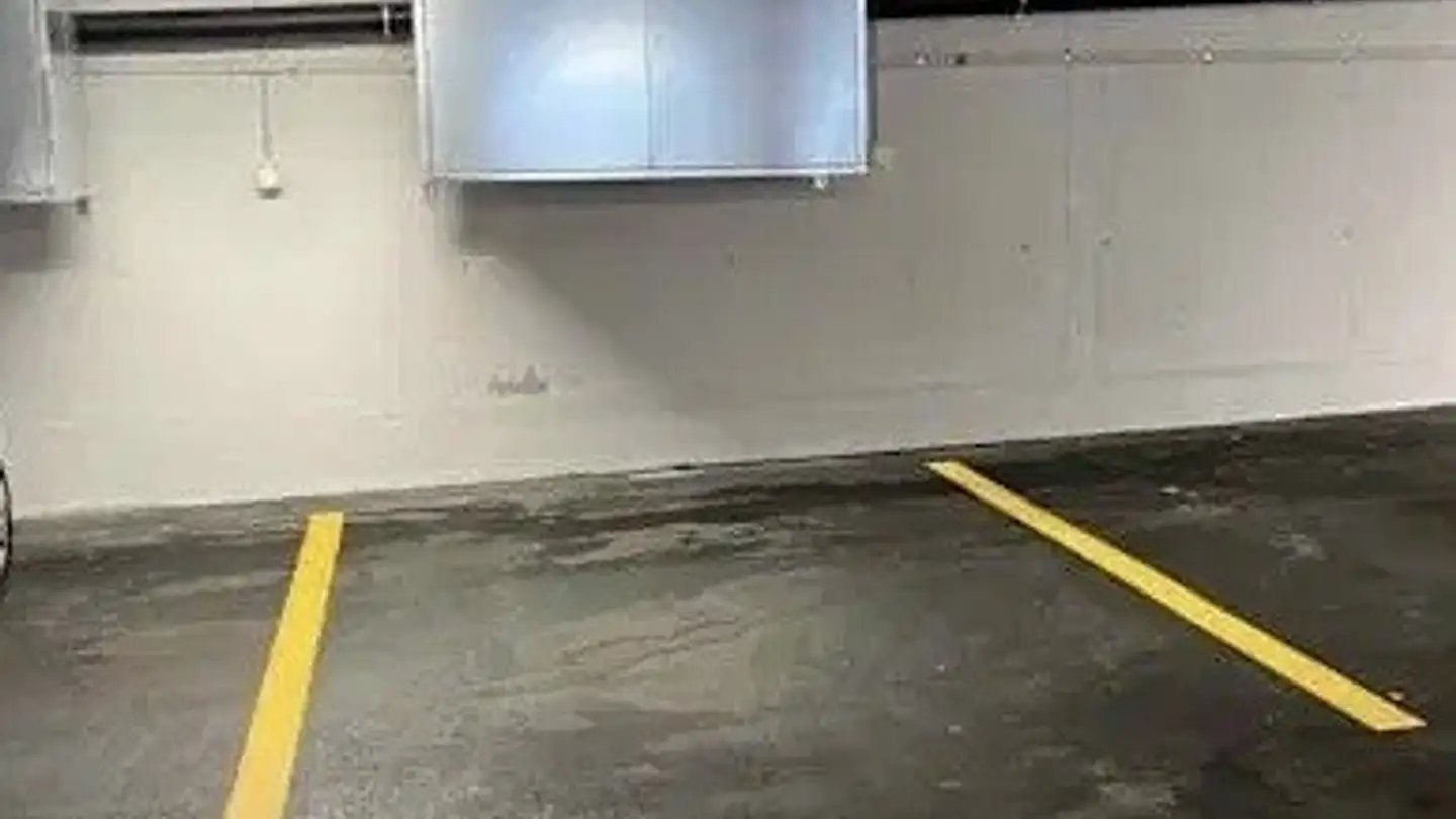 Single garage for rent - Leutschenstrasse 22, 8807 Freienbach