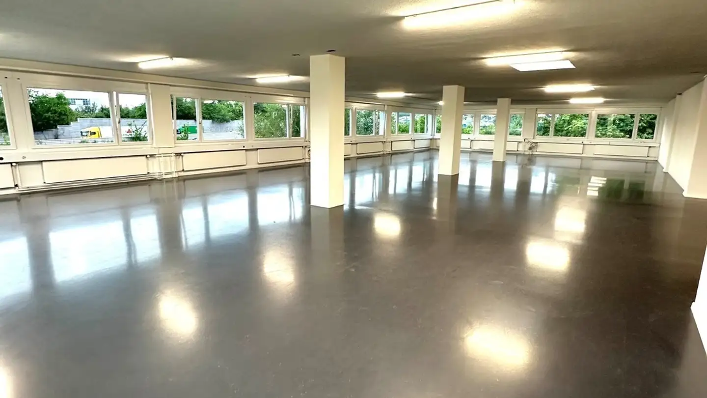 Immeuble mixte à louer - Riedwiesenstrasse 23, 8305 Dietlikon - Photo 2