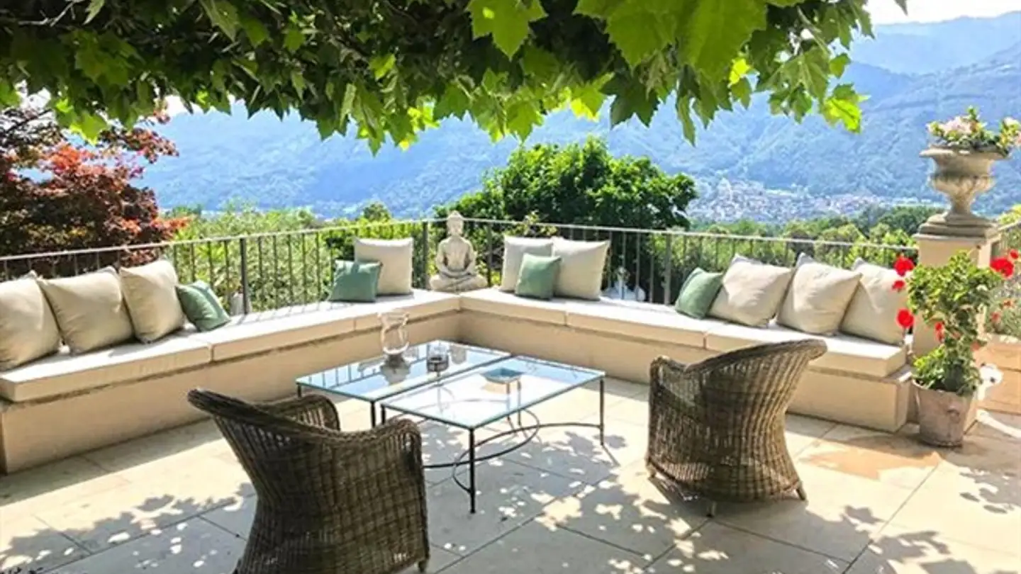 Villa for sale - 6949 Comano