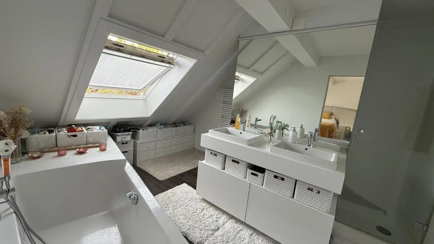Attic flat for rent - Route du Village 25, 1112 Echichens - Photo 4