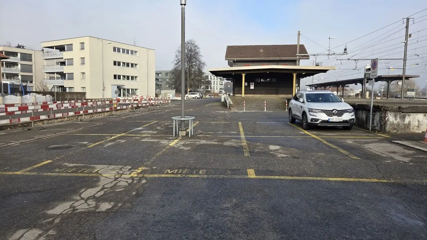 Outdoor parking space for rent - Bahnhofplatz 2, 4612 Wangen b. Olten