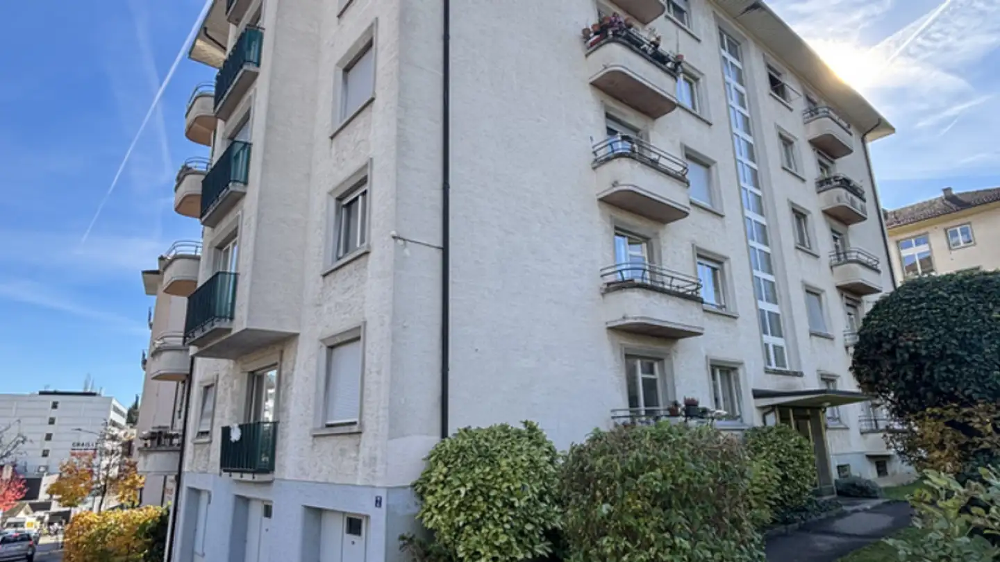 Motorradparkplatz mieten - Avenue de la Vallonnette 7, 1012 Lausanne